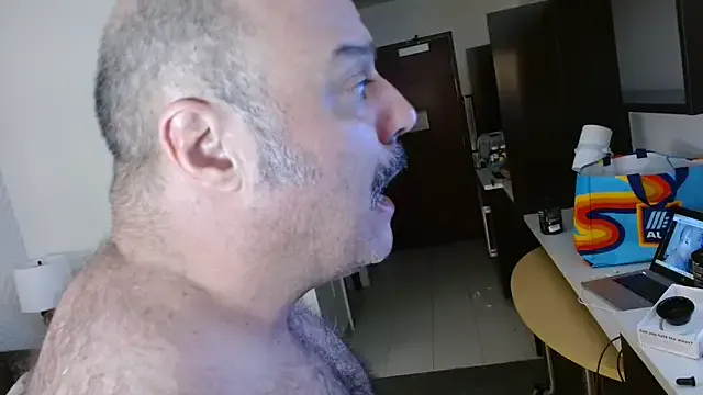 Emiilyblooms – webcam model profile photo Image 15