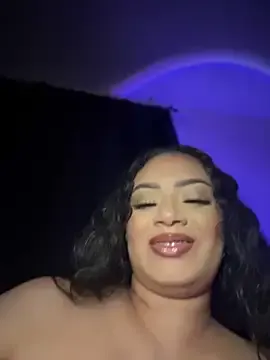 KinkyCorina – webcam model profile photo Image 12