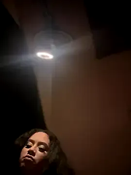 KinkyCorina – webcam model profile photo Image 15