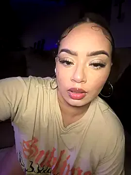 KinkyCorina – webcam model profile photo Image 8