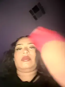 KinkyCorina – webcam model profile photo Image 9