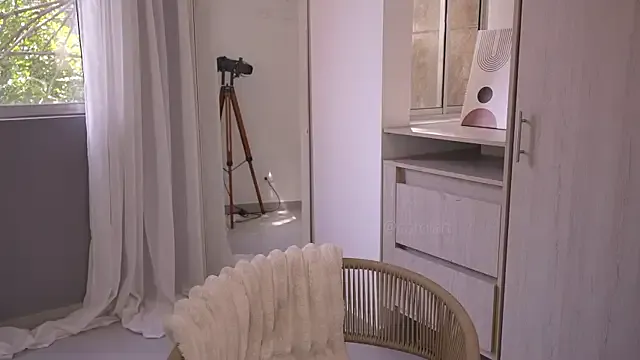 akamilasweetcm101 – webcam model profile photo Image 2