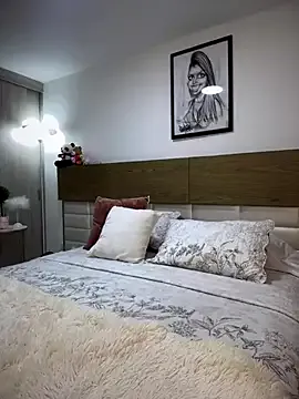 KiraSpitQueen – webcam model profile photo Image 10