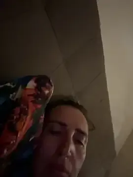 Issy_PrincesUK webcam show Image 14