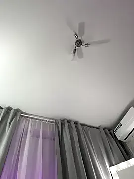 KatieeGomez – webcam model profile photo Image 18