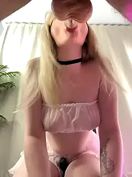 KatieeGomez – webcam model profile photo Image 8