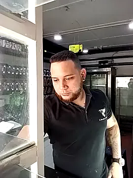 LoisLayne – webcam model profile photo Image 13