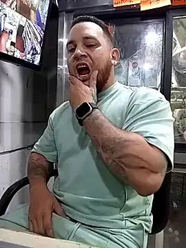 LoisLayne – webcam model profile photo Image 8