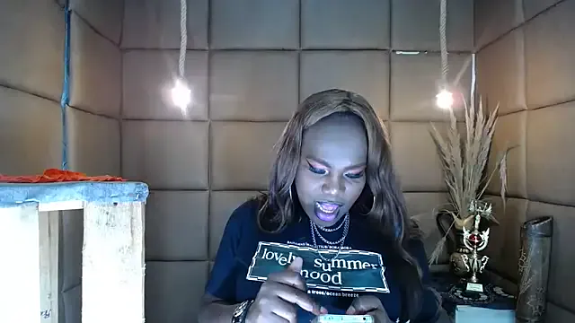 EddieAdams – webcam model profile photo Image 6