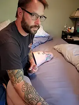 BustyBrunette44 – webcam model profile photo Image 6