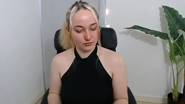 akamilasweetcm101 – webcam model profile photo Image 10