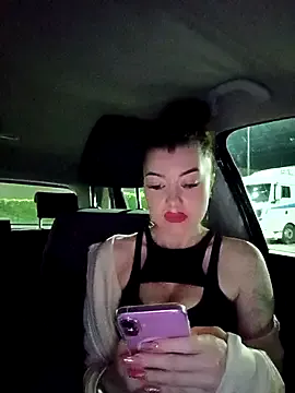 19xTHAxGOD – webcam model profile photo Image 14