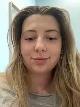 SexyMona – webcam model profile photo Image 10