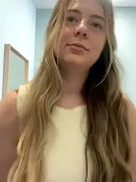 SexyMona – webcam model profile photo Image 13