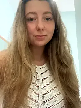 SexyMona – webcam model profile photo Image 16