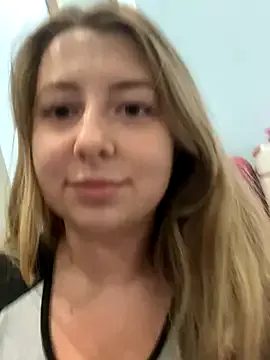 SexyMona – webcam model profile photo Image 7