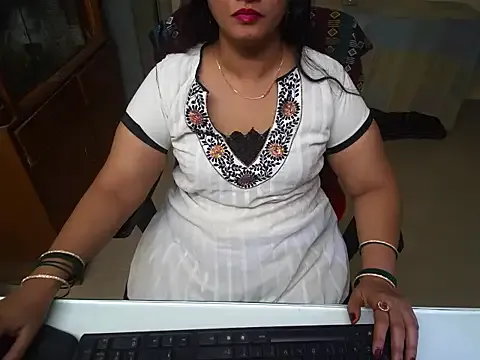 akamilasweetcm101 – webcam model profile photo Image 14