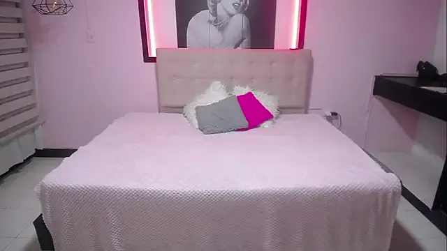 SexyMona – webcam model profile photo Image 9