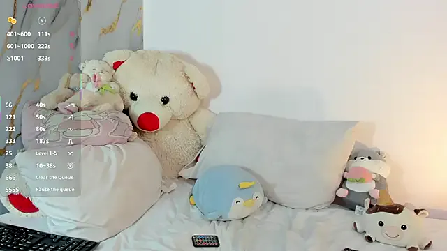 AmeliaBellini webcam show Image 10