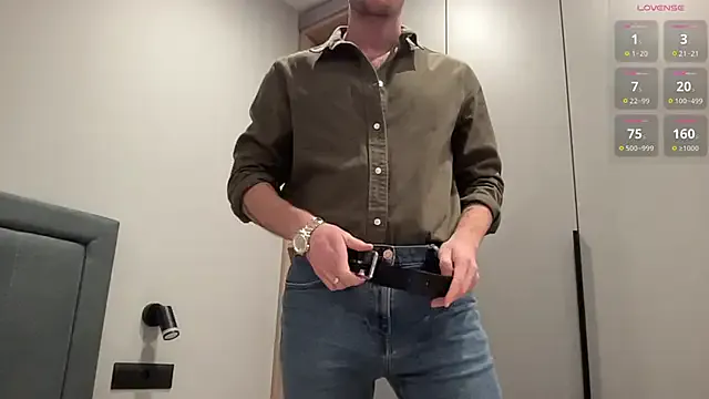 AmelieEdwards – webcam model profile photo Image 17