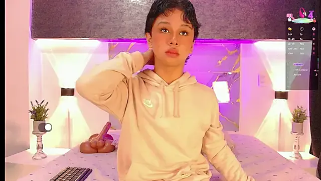 NinaMuller – webcam model profile photo Image 4