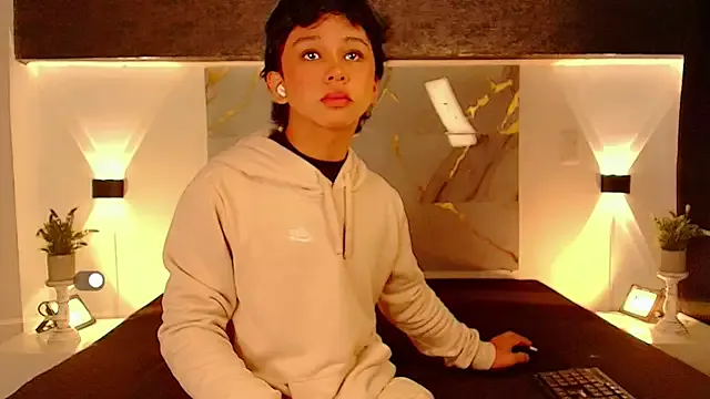 NinaMuller – webcam model profile photo Image 6