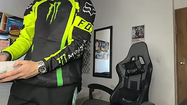 YU-KI00 webcam show Image 6