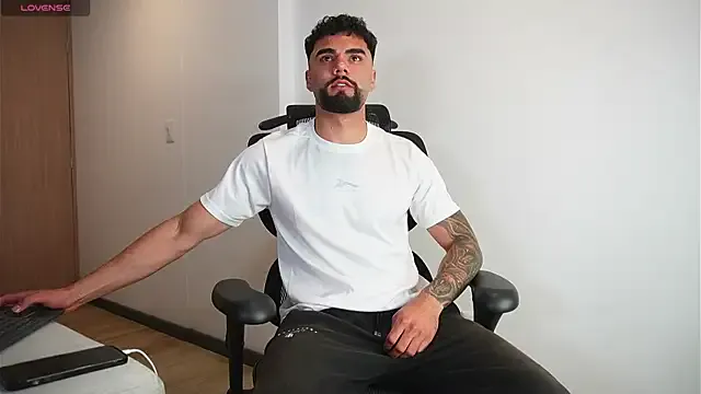 ItsEmmaFrost – webcam model profile photo Image 8