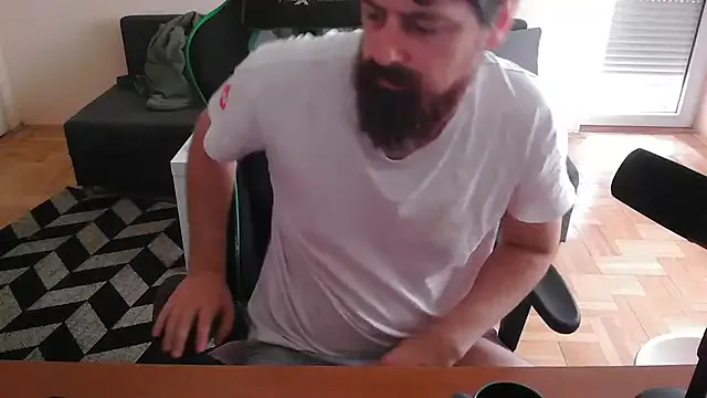 YourScarlettSweetheart – webcam model profile photo Image 14