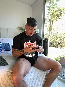 realroniraye – webcam model profile photo Image 10