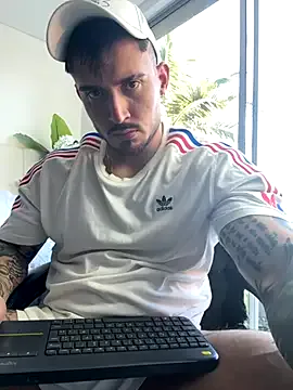 realroniraye – webcam model profile photo Image 13