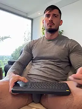 realroniraye – webcam model profile photo Image 19