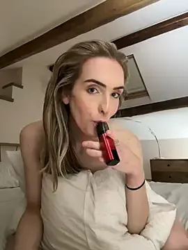 akamilasweetcm101 – webcam model profile photo Image 7