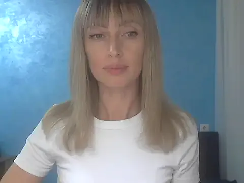 akamilasweetcm101 – webcam model profile photo Image 12