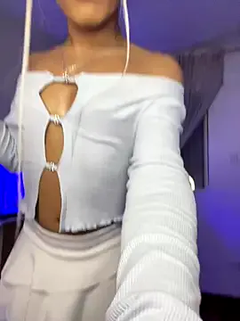 BlackSilkQueen – webcam model profile photo Image 4