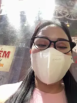 yueyue2003 webcam show Image 3