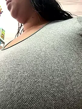 akamilasweetcm101 – webcam model profile photo Image 2