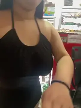 akamilasweetcm101 – webcam model profile photo Image 6