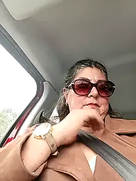 AryaMyers – webcam model profile photo Image 13