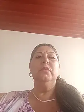 AryaMyers – webcam model profile photo Image 3