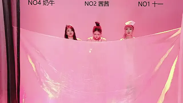 CarleeVelvet – webcam model profile photo Image 3