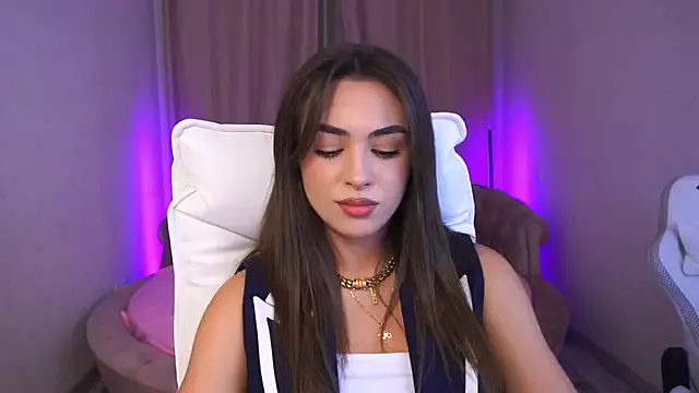 AmiiraSkky – webcam model profile photo Image 13