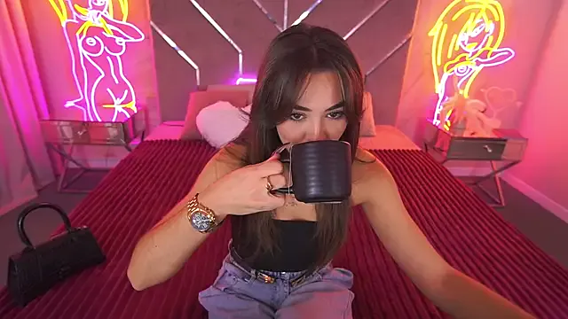 AmiiraSkky – webcam model profile photo Image 15