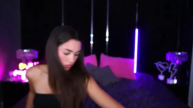 AmiiraSkky – webcam model profile photo Image 7