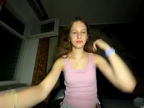 Hiiichan88 – webcam model profile photo Image 11