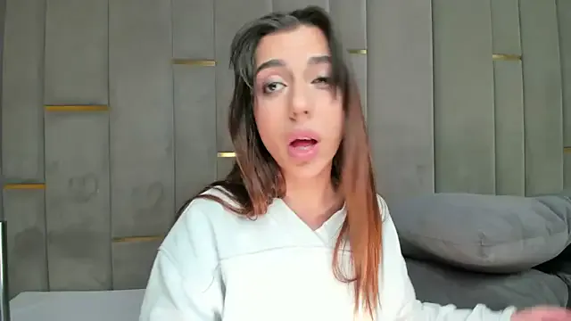 Artemisia – webcam model profile photo Image 16