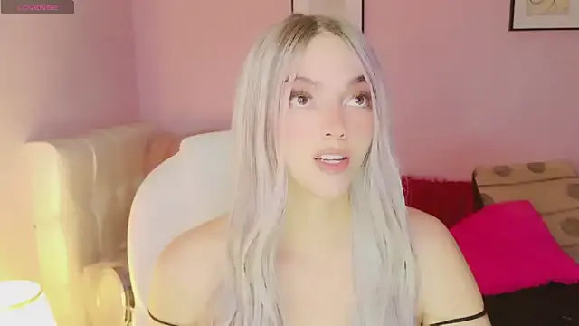 NikaVarga – webcam model profile photo Image 17