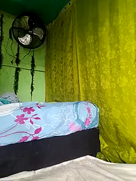 Playful_Adriana – webcam model profile photo Image 11