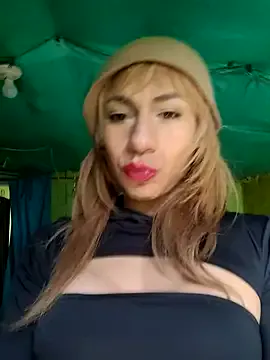 Playful_Adriana – webcam model profile photo Image 2