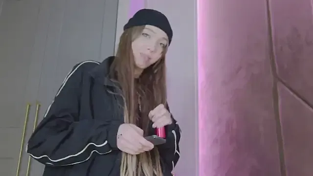 CarleeVelvet – webcam model profile photo Image 8